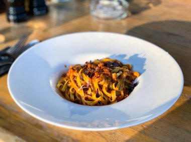 Taze malzemeli leziz bolonez makarna.