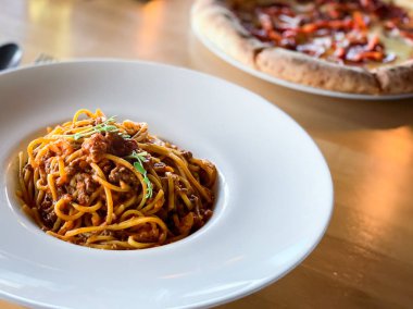 Taze malzemeli leziz bolonez makarna.