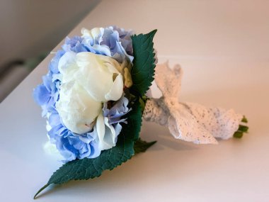 güzel doğal Hortense çiçek buketi & şakayıklar