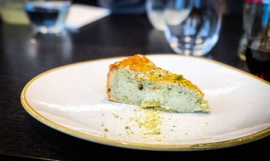 Nefis ev yapımı şam fıstıklı kek. 