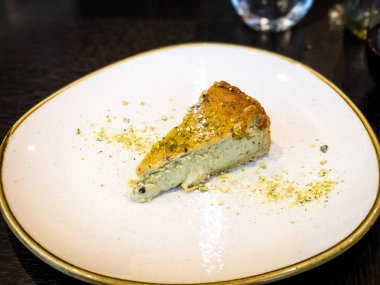 Nefis ev yapımı şam fıstıklı kek. 