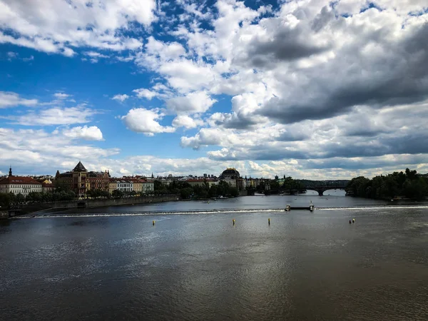 Vista Cerca Del Río Moldava —  Fotos de Stock