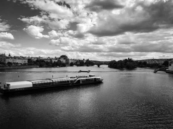 Vista Cerca Del Río Moldava —  Fotos de Stock