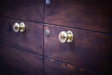 Roma 'nın tarihi sokaklarında antik kapılar kapanıyor.