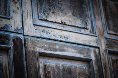 Roma 'nın tarihi sokaklarında antik kapılar kapanıyor.