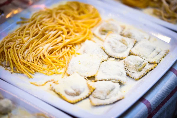 Vynikající Čerstvé Italské Těstoviny Zblízka Pohled — Stock fotografie