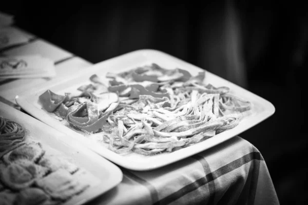 Πεντανόστιμα Φρέσκα Ιταλικά Ζυμαρικά Από Κοντά — Φωτογραφία Αρχείου
