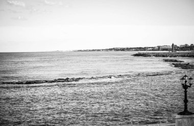 İtalyan sahil manzarasını kapatın.