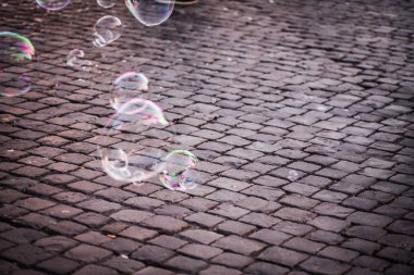 Roma 'da İtalyan sokaklarında sabun köpükleri