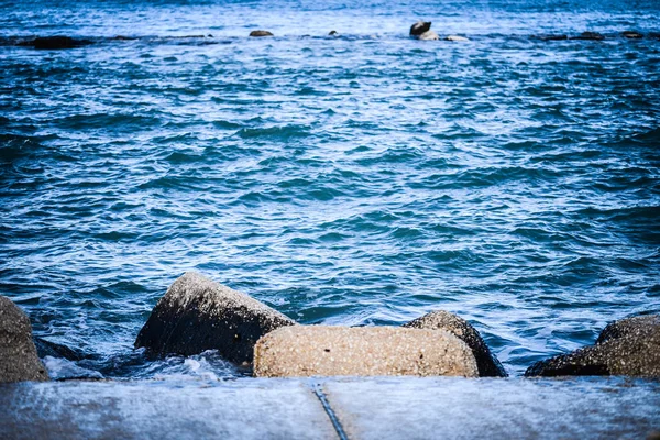 イタリアの海辺を間近に見ることができます — ストック写真