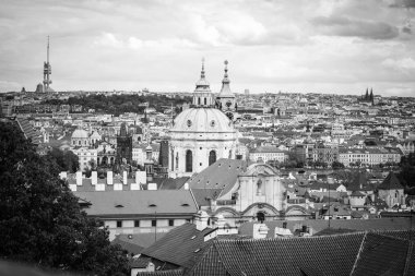 Prag şehrinin panoramik görünüm
