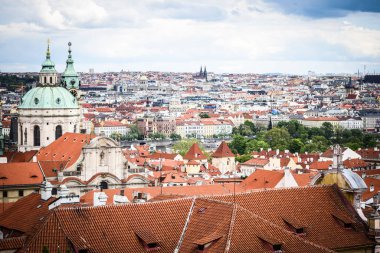 Prag şehrinin panoramik görünüm