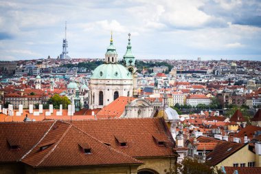 Prag şehrinin panoramik görünüm