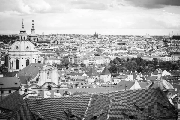 Prag şehrinin panoramik görünüm