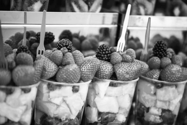 Mélanger Les Fruits Frais Dans Verre — Photo