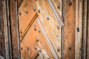 Prag sokaklarındaki tarihi kapıları kapatın.