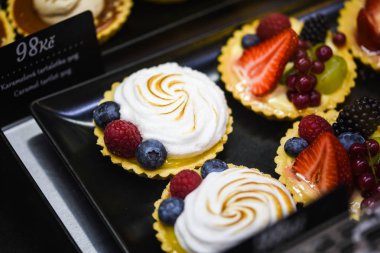 Lezzetli mini kekler. 