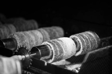 Tarçınlı, şekerli ve cevizli geleneksel czech tatlısı 