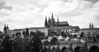 Vltava nehrinin manzarasını kapat 