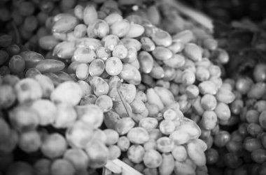 İtalyan pazarında taze meyveler kapanıyor.