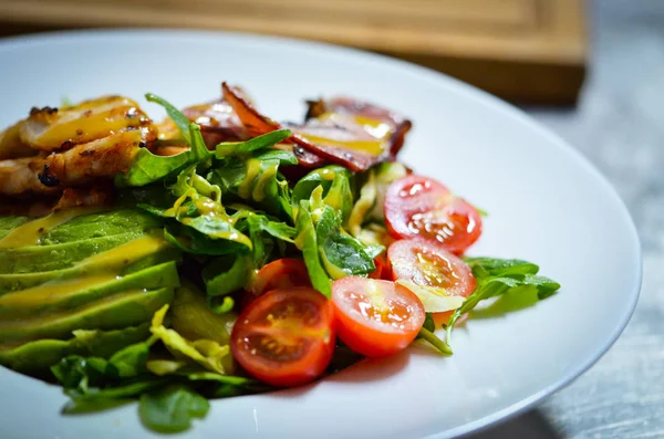 Abacate Fresco Salada Frango — Fotografia de Stock