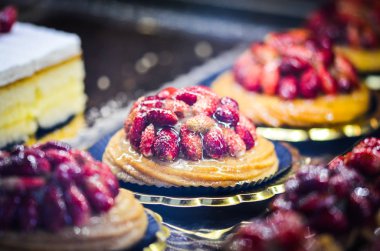 Vanilyalı taze çilek.