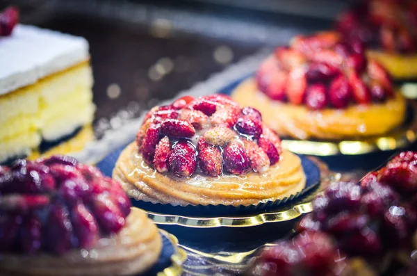 Vanilyalı taze çilek.