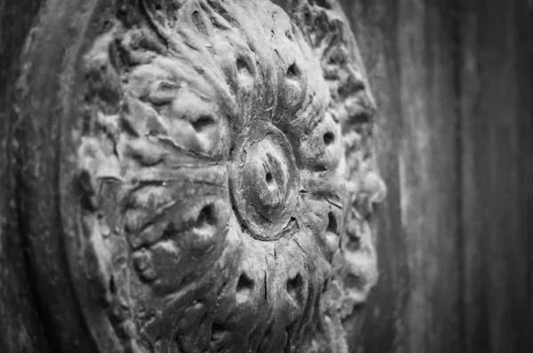 Old Ancient Doors Wood Designed Knobs — Stock Photo, Image