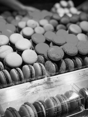 Lezzetli Fransız kurabiyelerinin karışımı.