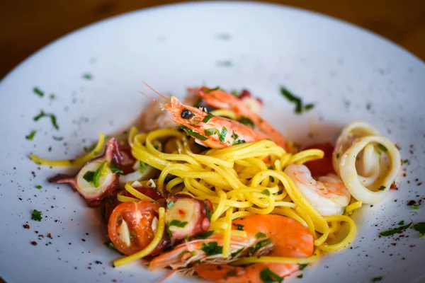 Delicious Italian Spaghetti Fresh Sea Food Spices — 图库照片