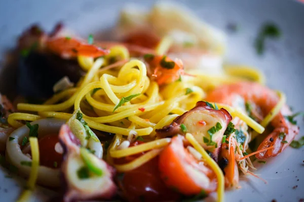 Délicieux Spaghettis Italiens Aux Fruits Mer Frais Épices — Photo