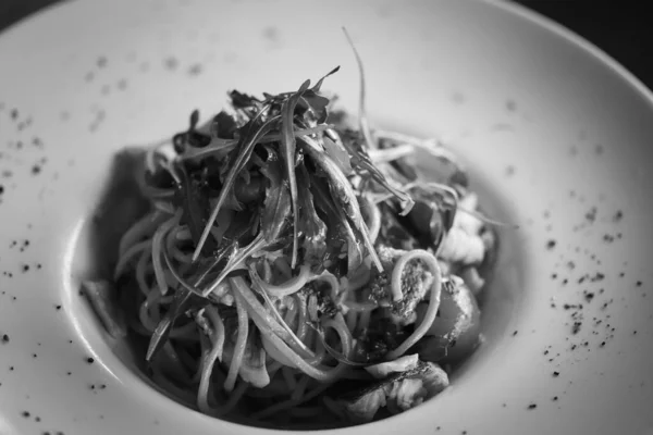 Delicious Fresh Italian Pasta Fish Rucola Salad — Φωτογραφία Αρχείου
