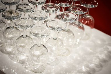 boş şarap kadehleri yakın görünüm