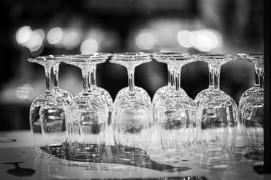 boş şarap kadehleri yakın görünüm