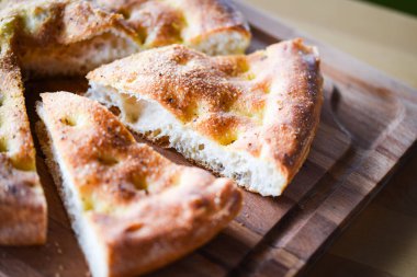 Lezzetli ev yapımı İtalyan Focaccia