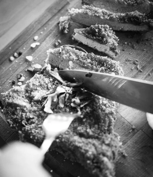 Delicioso Panko Crocante Schnitzel Porco Com Cunhas Pimenta Fresca — Fotografia de Stock