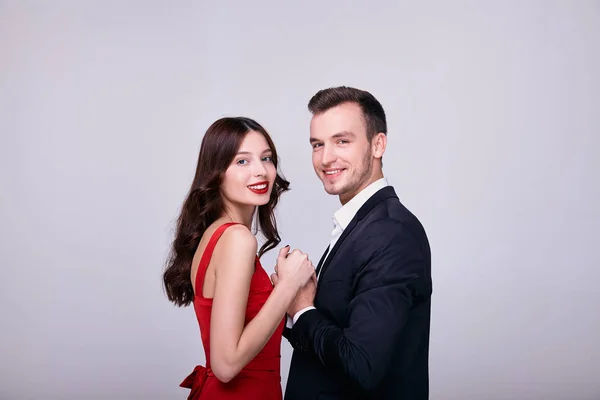 Pareja Belleza Moda Mujer Joven Vestido Rojo Atractivo Abrazando Hombre — Foto de Stock