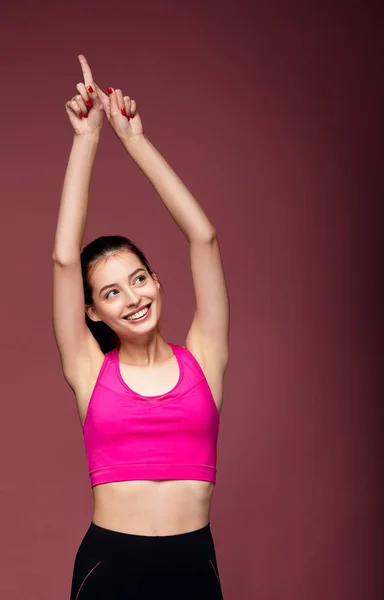 Foto interior da mulher fitness dançando . — Fotografia de Stock