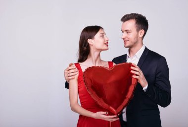 Gerçek aşk. Aşık olduğum için mutluyum..