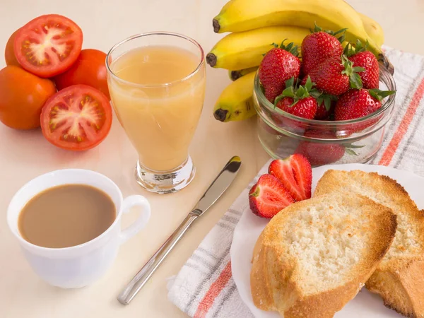 Gesundes Frühstück mit Früchten — Stockfoto