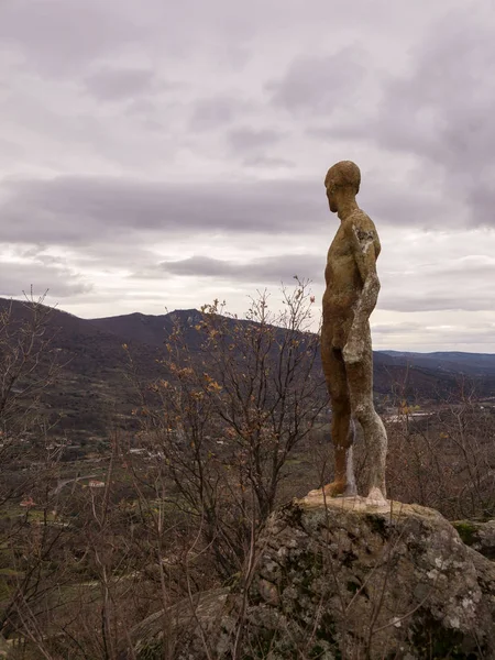 El Torno, Caceres, Spagna; 12 gennaio 2018: Ritratto di statue del monumento ai dimenticati della guerra civile spagnola. Valle di Jerte . — Foto Stock