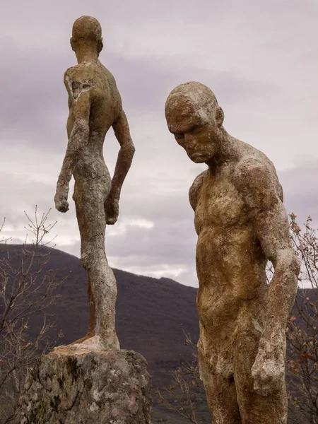 El Torno, Caceres, Spagna; 12 gennaio 2018: Ritratto di statue del monumento ai dimenticati della guerra civile spagnola. Valle di Jerte . — Foto Stock