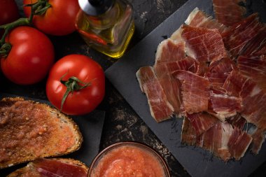 Jambon yağı ve domatesli tost. Akdeniz kahvaltısı, İspanyol mutfağı