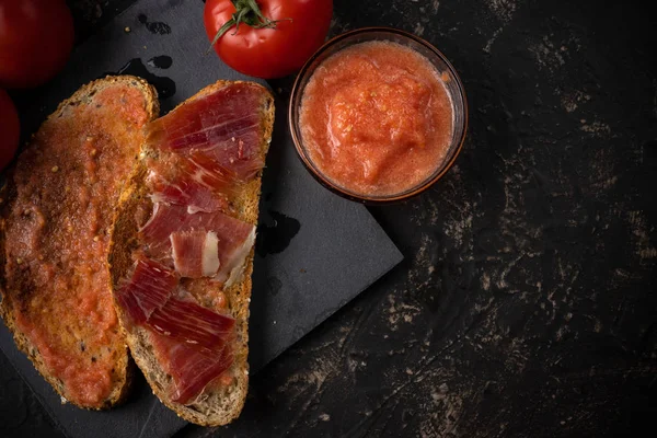 Jambon yağı ve domatesli tost. Akdeniz kahvaltısı, İspanyol mutfağı
