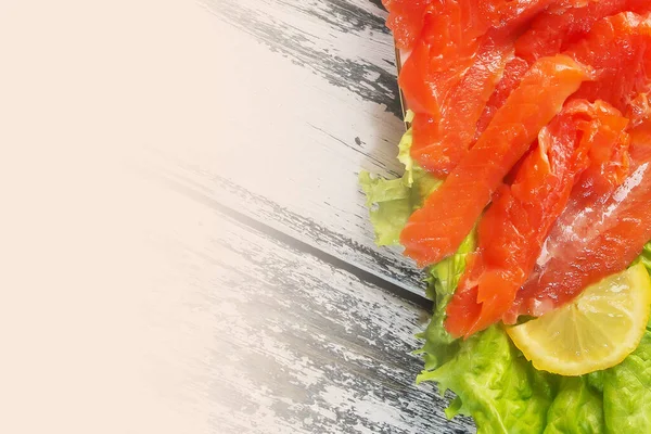 Соленая Красная Рыба Лимоном Зеленью Ужин Повар Приготовление Пищи Морепродукты — стоковое фото