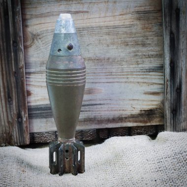 60 mm. harç büyük kurşun öğrenmek için ahşap arka plan