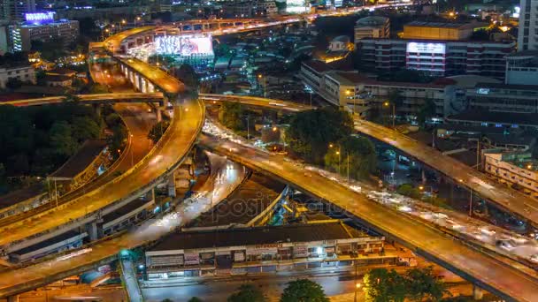 Шоссе в городе, Бангкок. Ночное время действия - оригинальный размер 4k (4096x2304 ) — стоковое видео