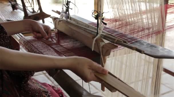 Hand-woven silk from folk wisdom. — Stock Video