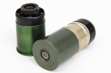 Bir el bombası fırlatıcı, 40 mm bombası ateş.