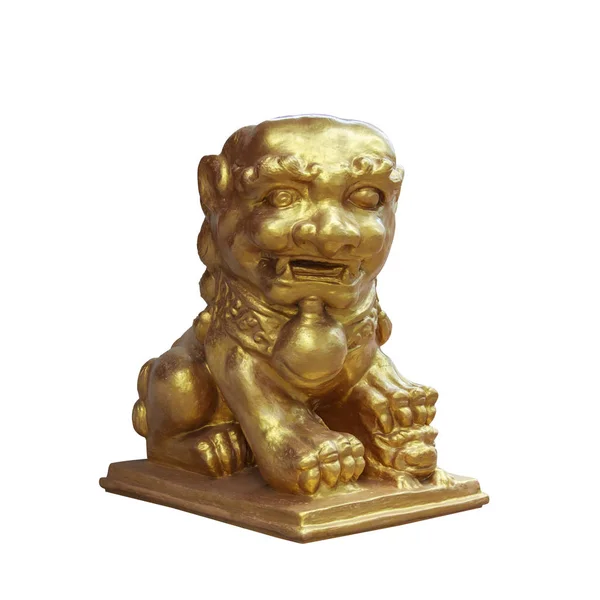 Lion doré chinois sur fond isolé et chemin de coupe . — Photo